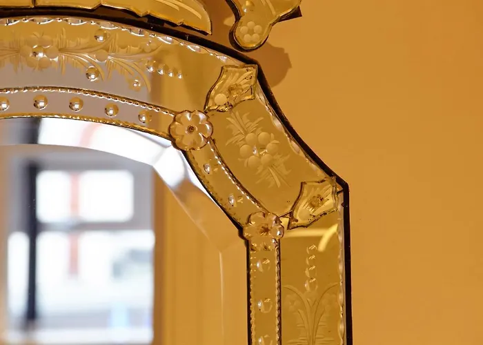 The Mural - Centre - Your Apartment