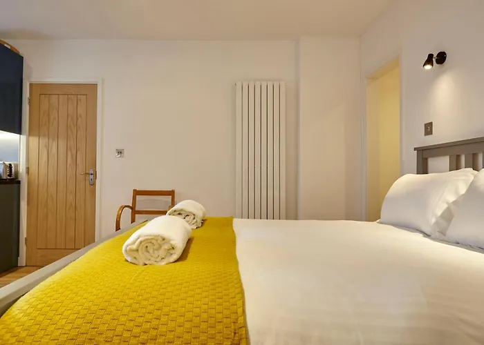 The Mural - Centre - Your Apartment